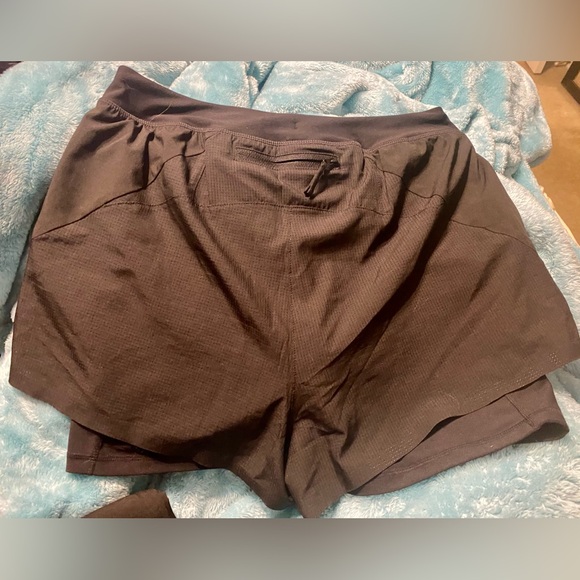 EUC Old Navy Women’s Running Shorts - Picture 2 of 5